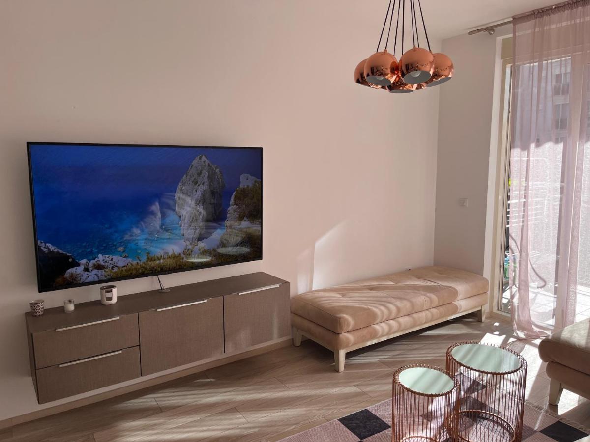 Atina Apartment, City Centre Budva ,Luxurious, Bright, Parking Buitenkant foto